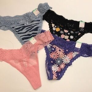 SO new bundle of multi color cotton/ lace thongs sz M
